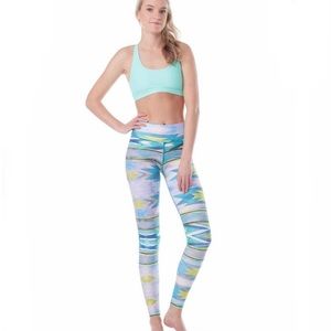 ⭐️NWT Jiva Flex Legging Indie Tribal Size XS